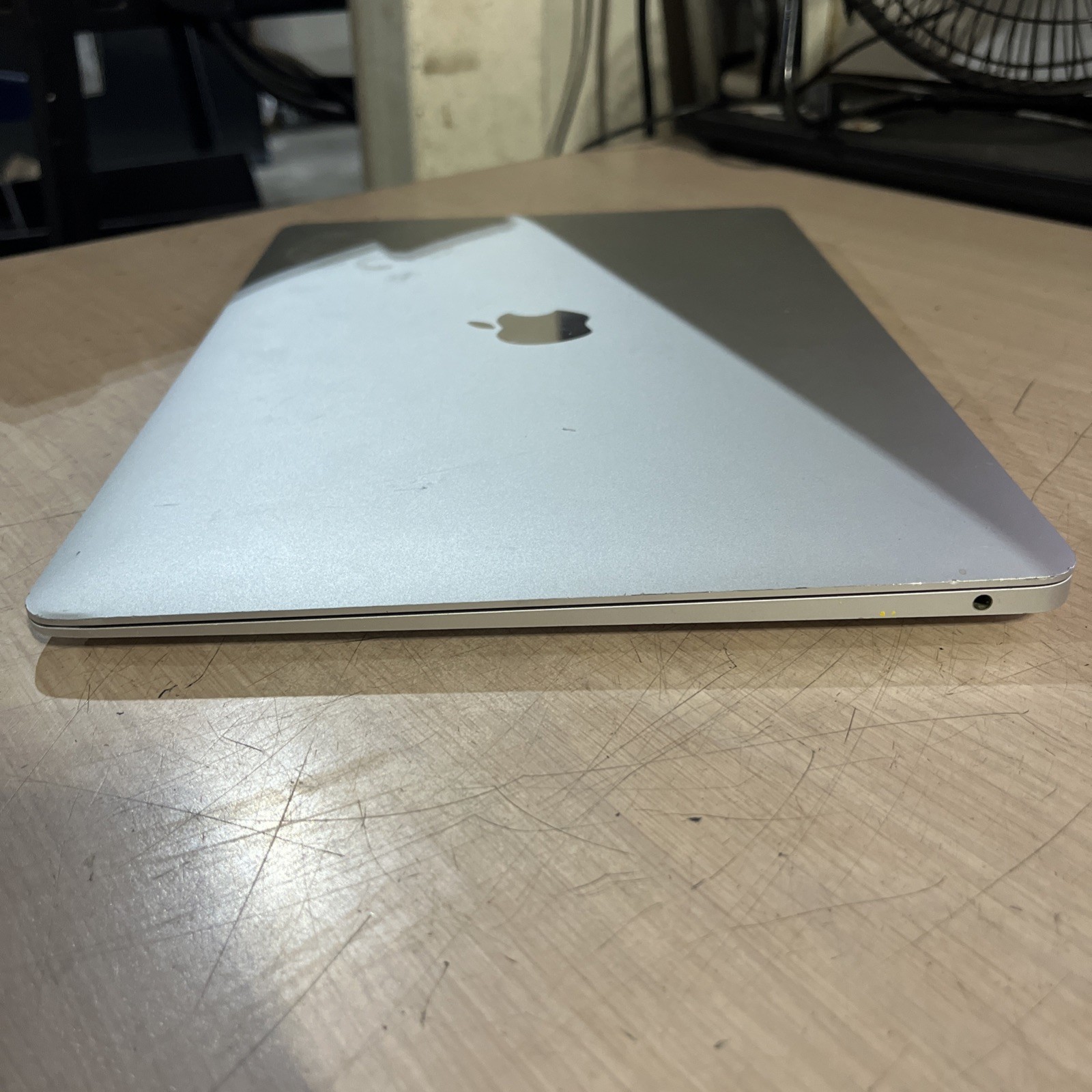 APPLE MACBOOK AIR “M1″ 8 CPU/7 GPU 2020 13” 3.2GHZ 8GB RAM 128SSD