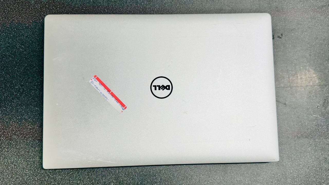 Dell XPS 15 16″ Core i5-7300HQ 2.5GHz 16GB RAM 512GB SSD