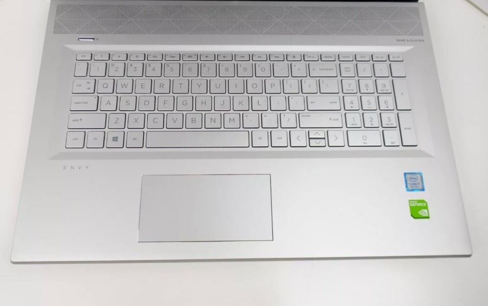 HP 17M Envy BW FHD Touch i7@4.0GHz+1TB M2 G4 SSD+16GB Ram+NVIDIA+F/S+F/P