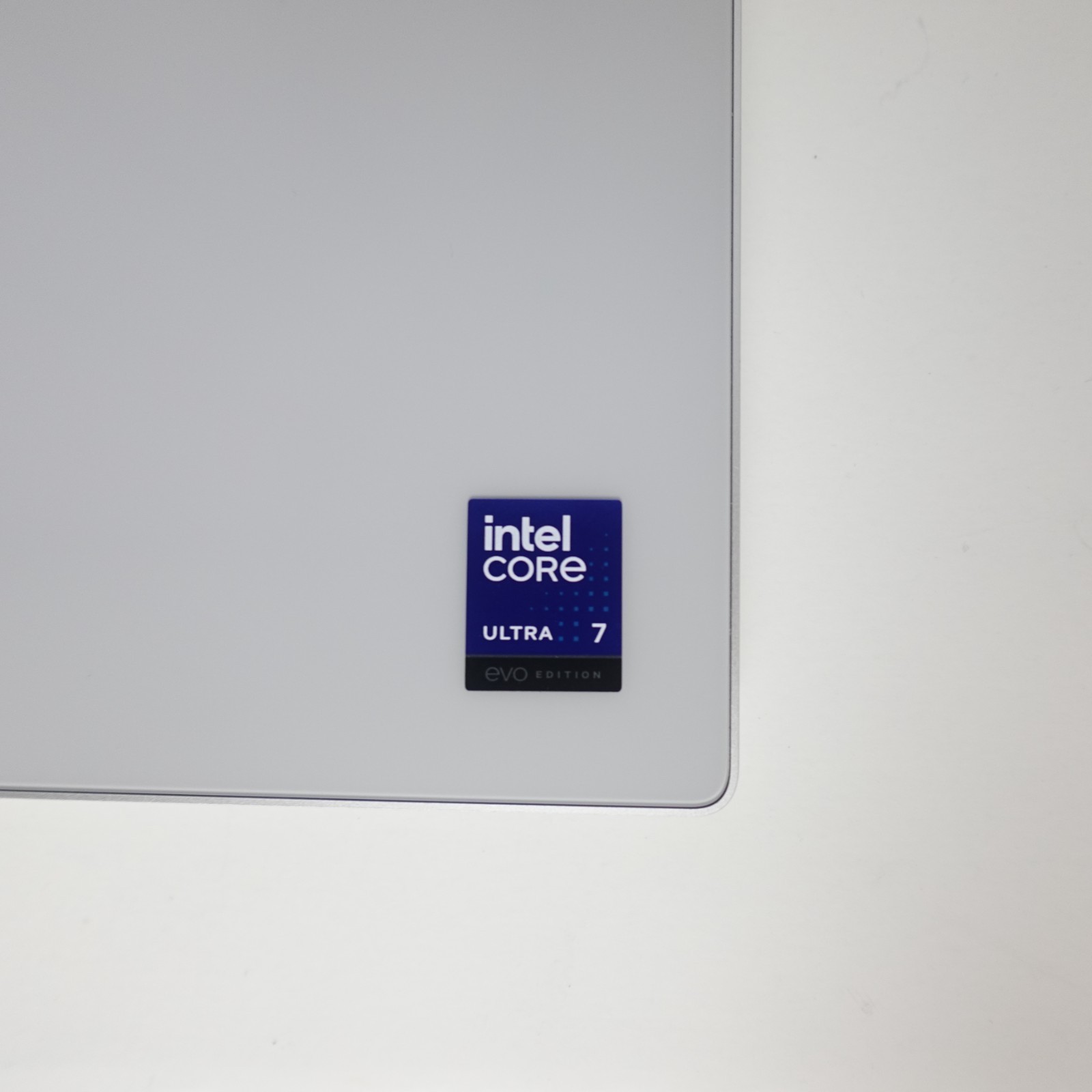Dell 16 (XPS 16) Premium, 4K OLED Touch, Ultra 7 255H 32GB 1TB RTX 5050