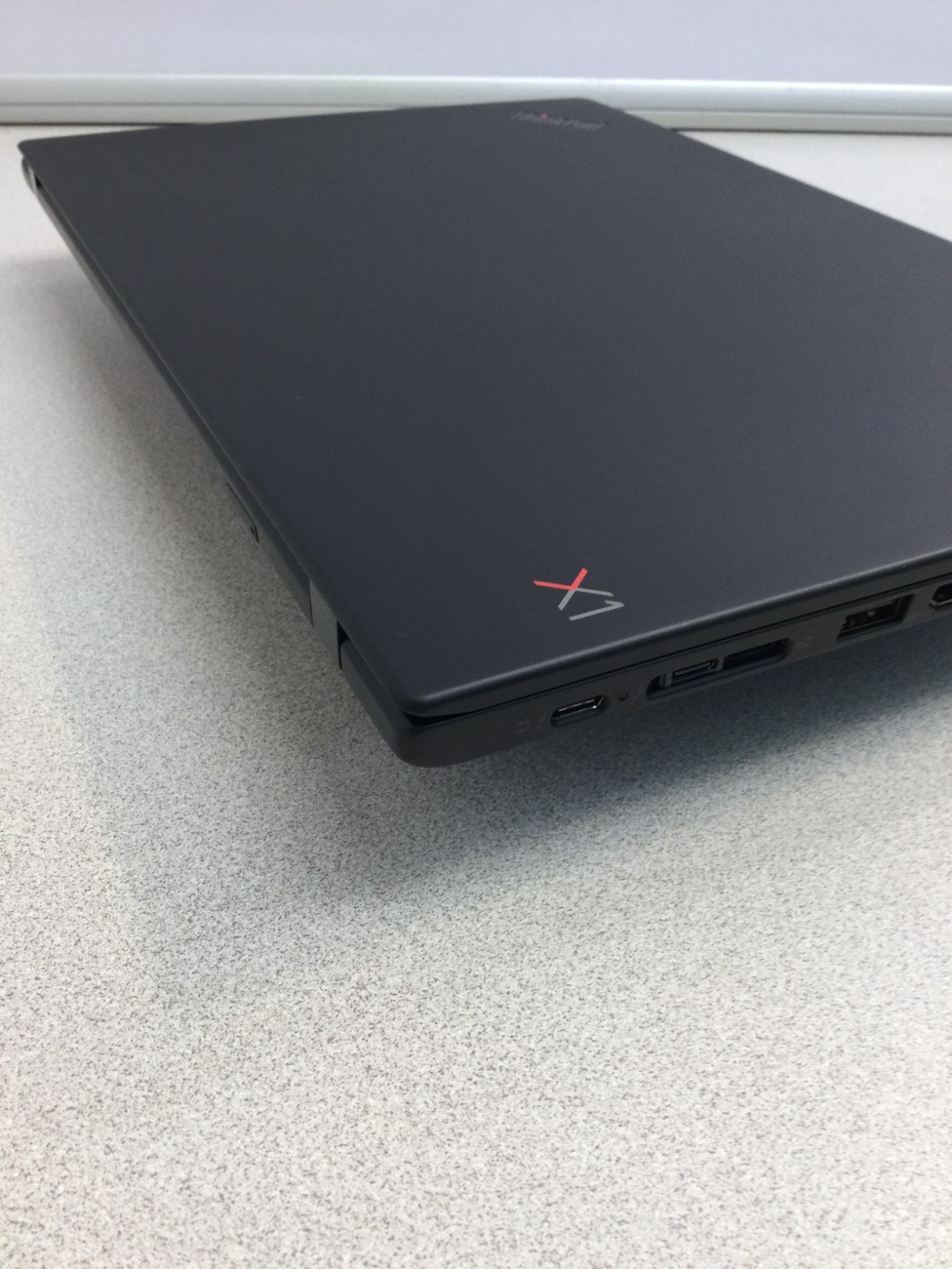 Lenovo ThinkPad X1 Carbon Gen 6 14” core i7 8th gen 1.80GHz 8GB 128 GB SSD