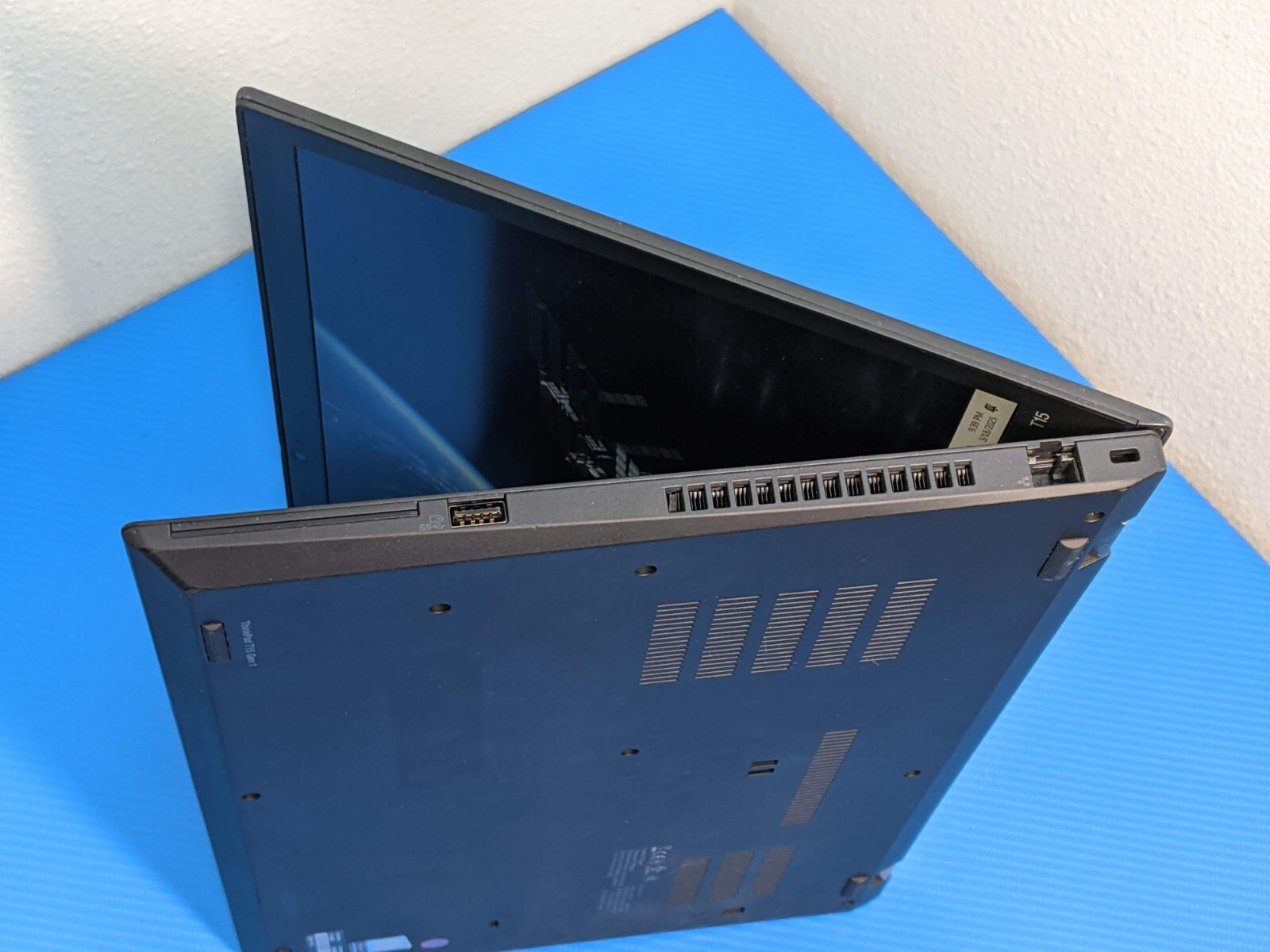 Lenovo ThinkPad T15 Gen1 15.6″FHD core i5-10210U 1.6GHZ 8GB 256GB Win11Pro +PwAd
