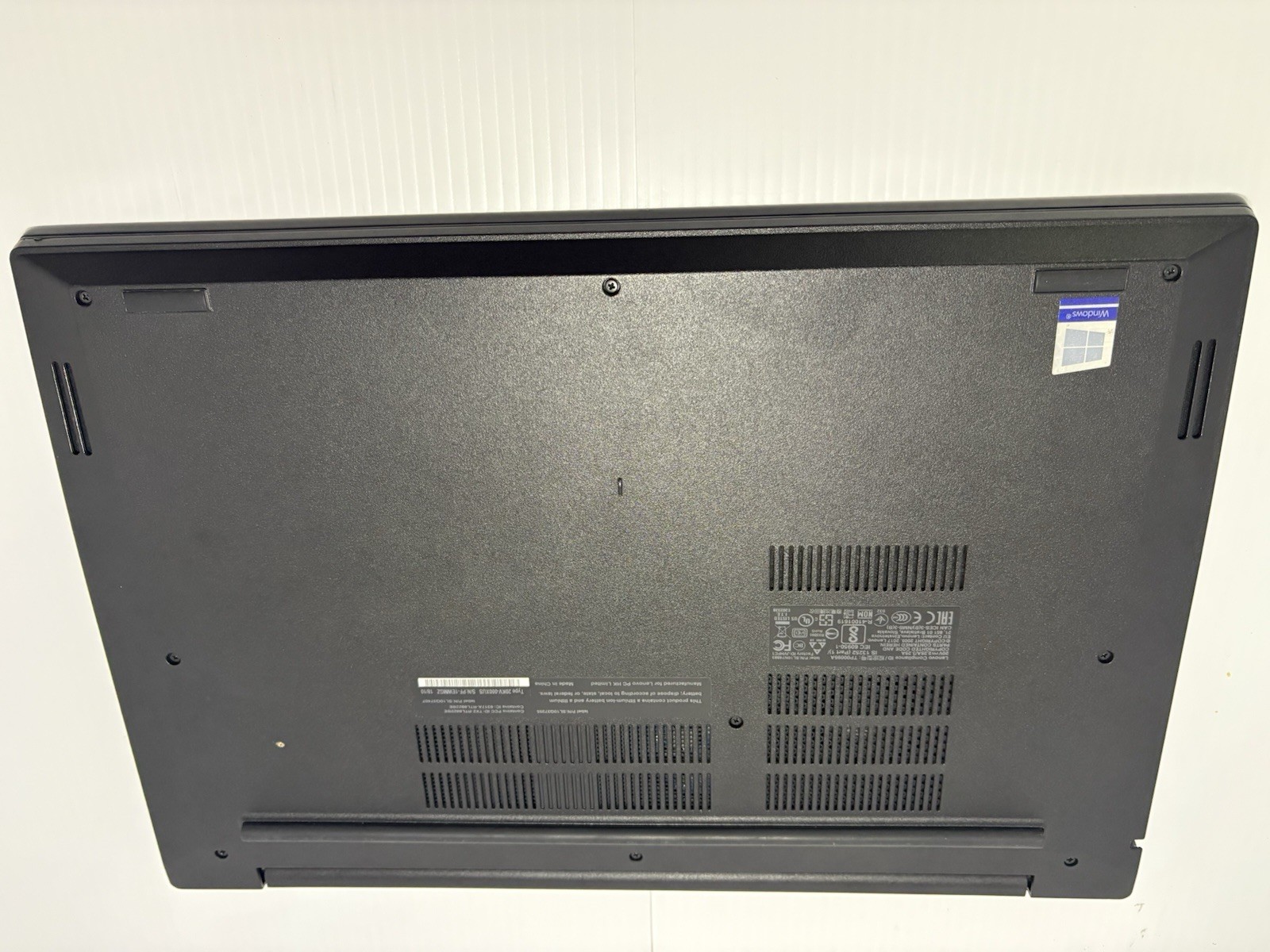 Lenovo ThinkPad E585 AMD Pro Ryzen 3 2200U, 8GB Ram| 128GB M.2|Win 11|No Charger