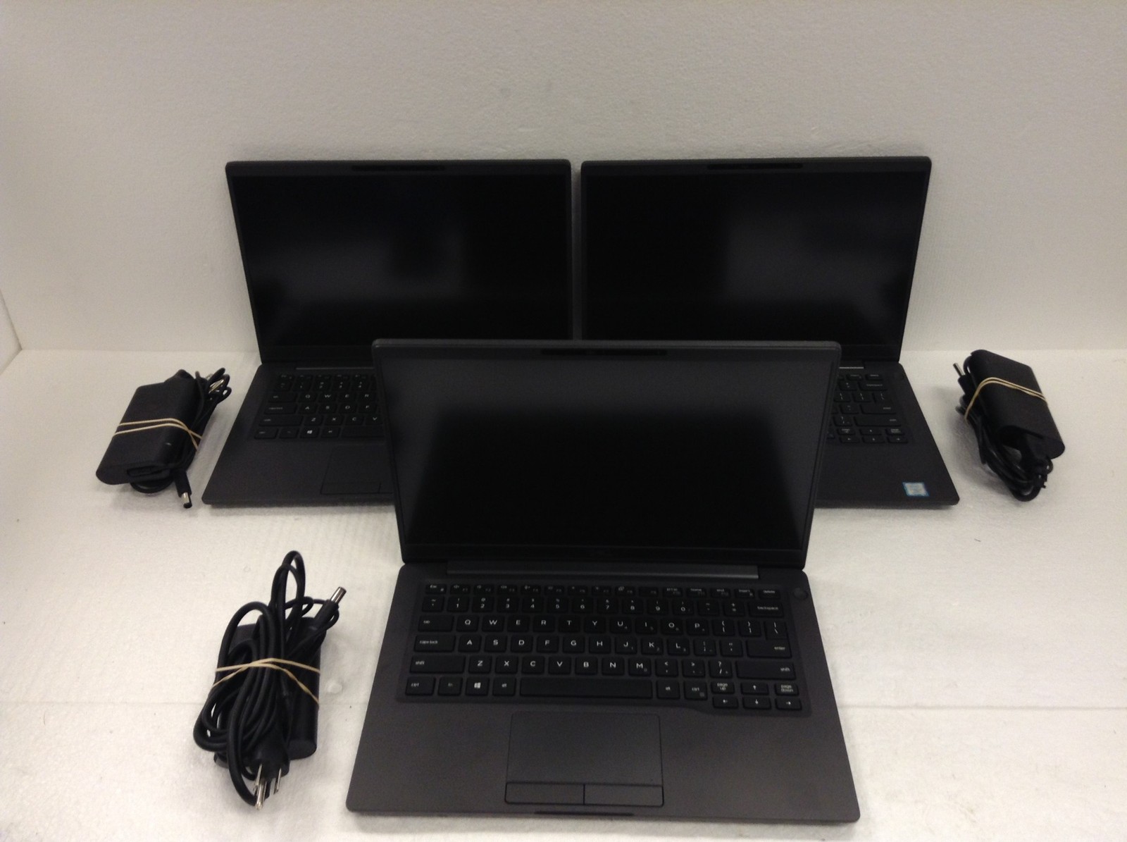 Dell Latitude 7400 i7-8665U 1.90Ghz 8Th Gen Laptop 14” w/ AC Adapter,No Memory