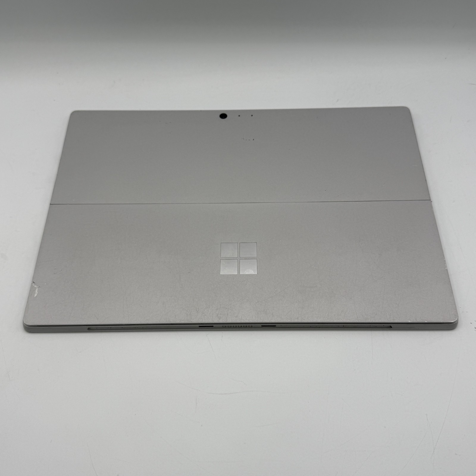 Microsoft Surface Pro 1796 i7-7660U 8GB 256GB SSD 2.50GHz Tablet Silver – C