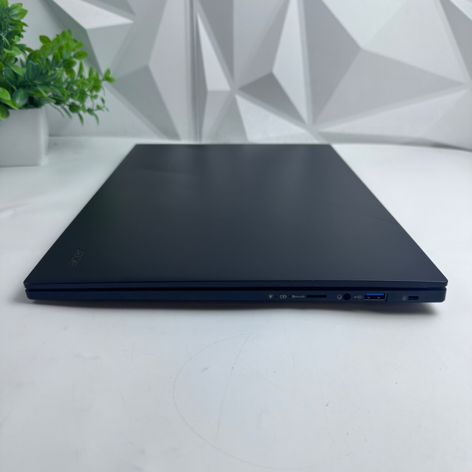 Acer Swift Go 16 AI 16″ Ryzen AI 9 465, 32GB, 1TB, Radeon 880M -DEFECTIVE SCREEN