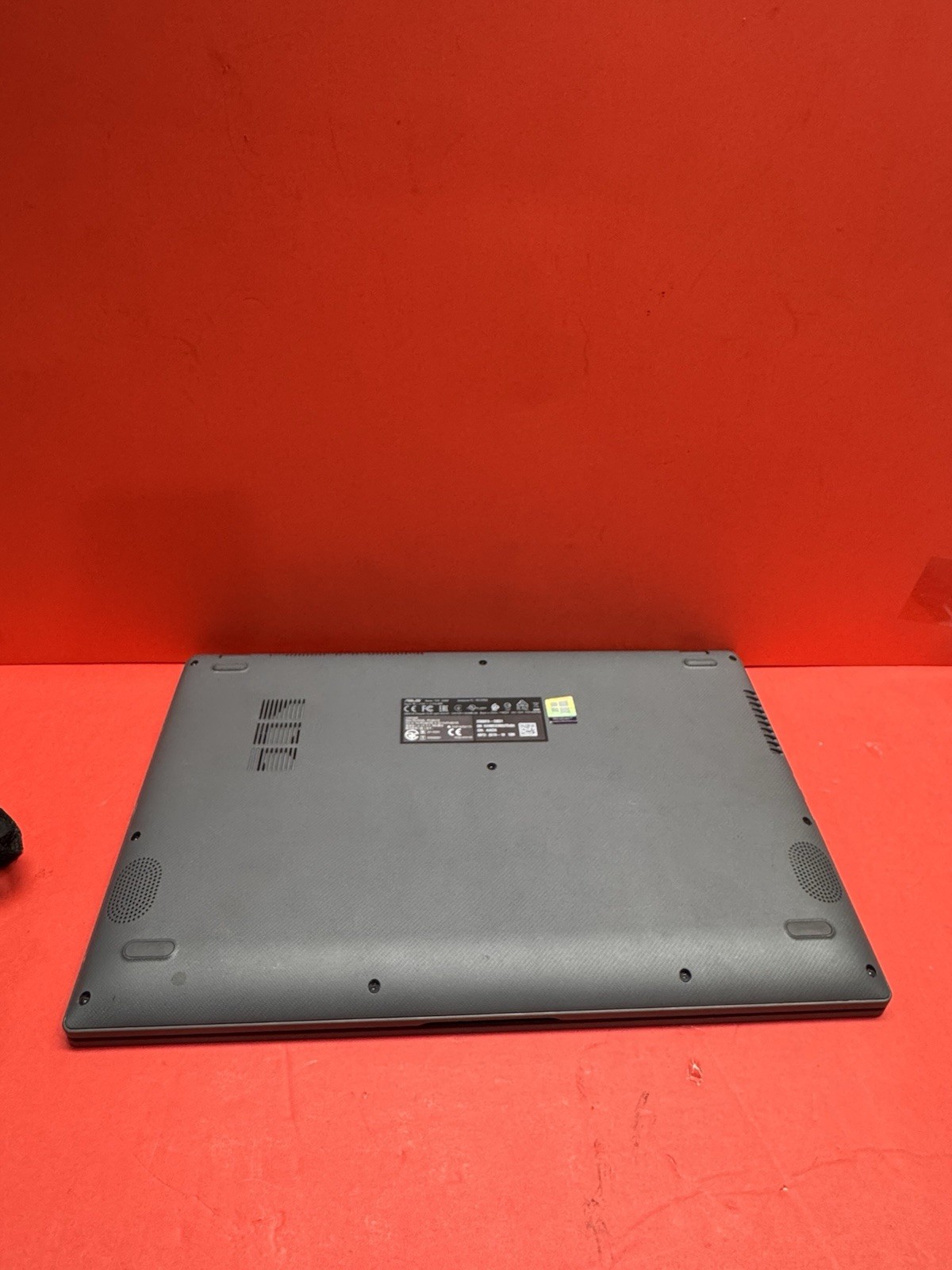 asus vivobook 15.4” X509FA 8th i5 1.6GHz-8GBRAN-256GBSSD Windows11pro