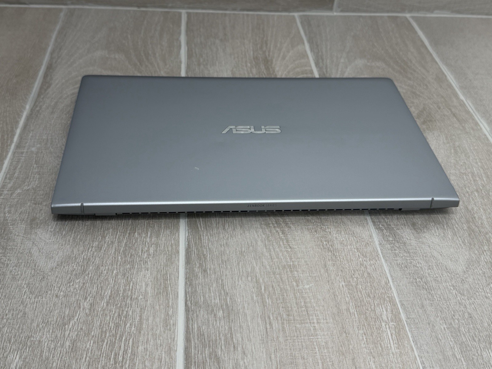 Asus ZenBook Q4071 14″ Ryzen 5-4500U GeForce MX350 8GB RAM 256GB SSD