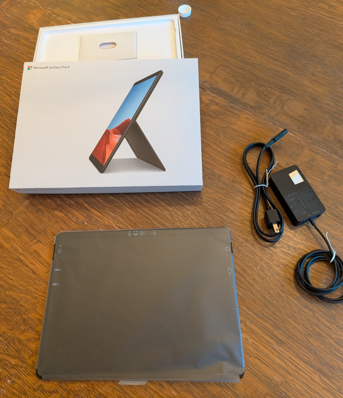 Microsoft Surface Pro X 13″ – Microsoft SQ1 – 8GB – 512GB SSD – Wi-Fi + 4G LTE