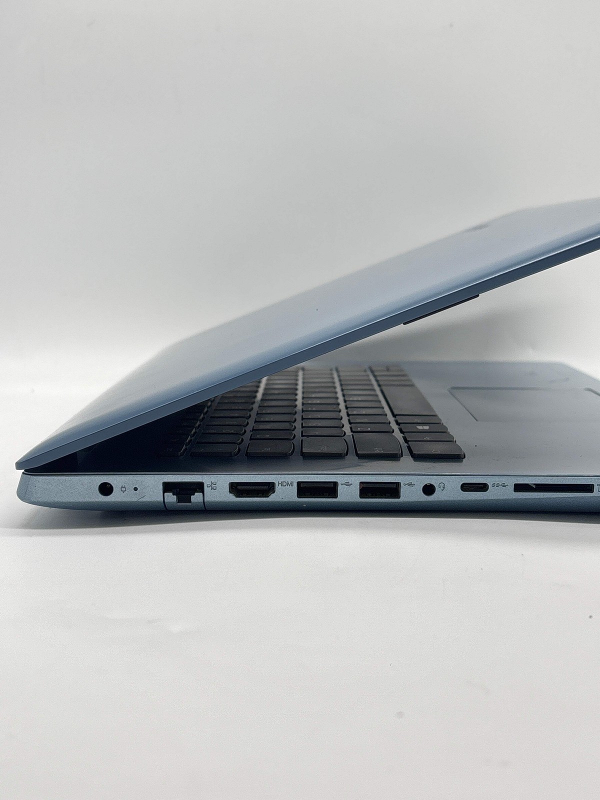 Lenovo IdeaPad 320 14″ i3-7100U 4GB RAM 128GB SSD 2TB HDD – For Parts