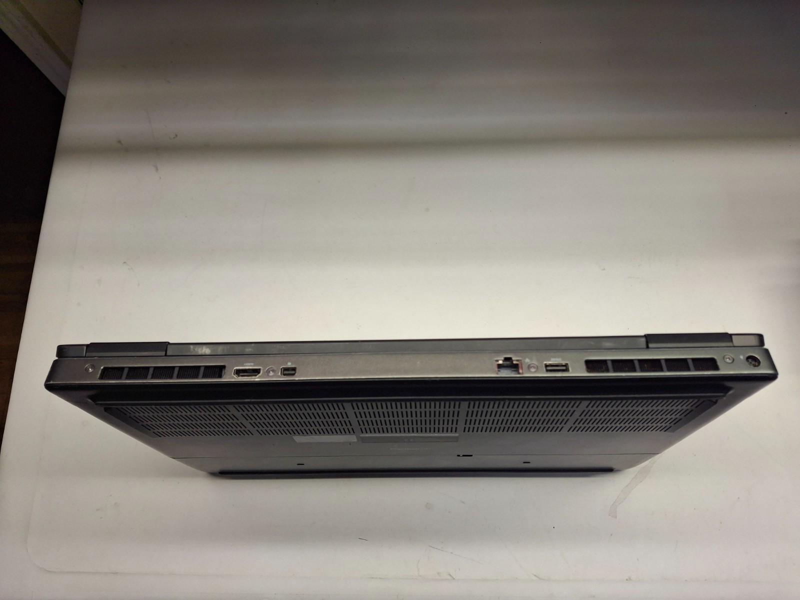 Dell Precision 7730 17.3″ FHD i7-8850H 32GB DDR4 256GB SSD Quadro P3200 Win11P