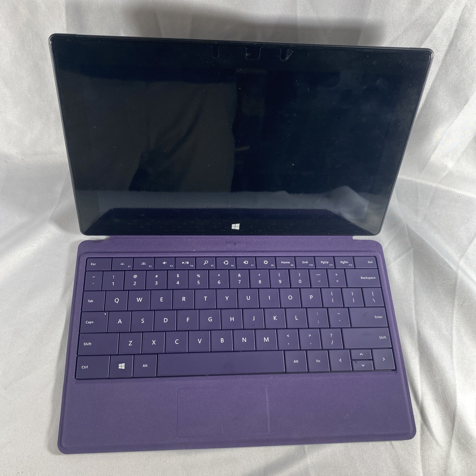 Microsoft Surface Model 1601 Windows 8 Pro -128gb – Needs new battery