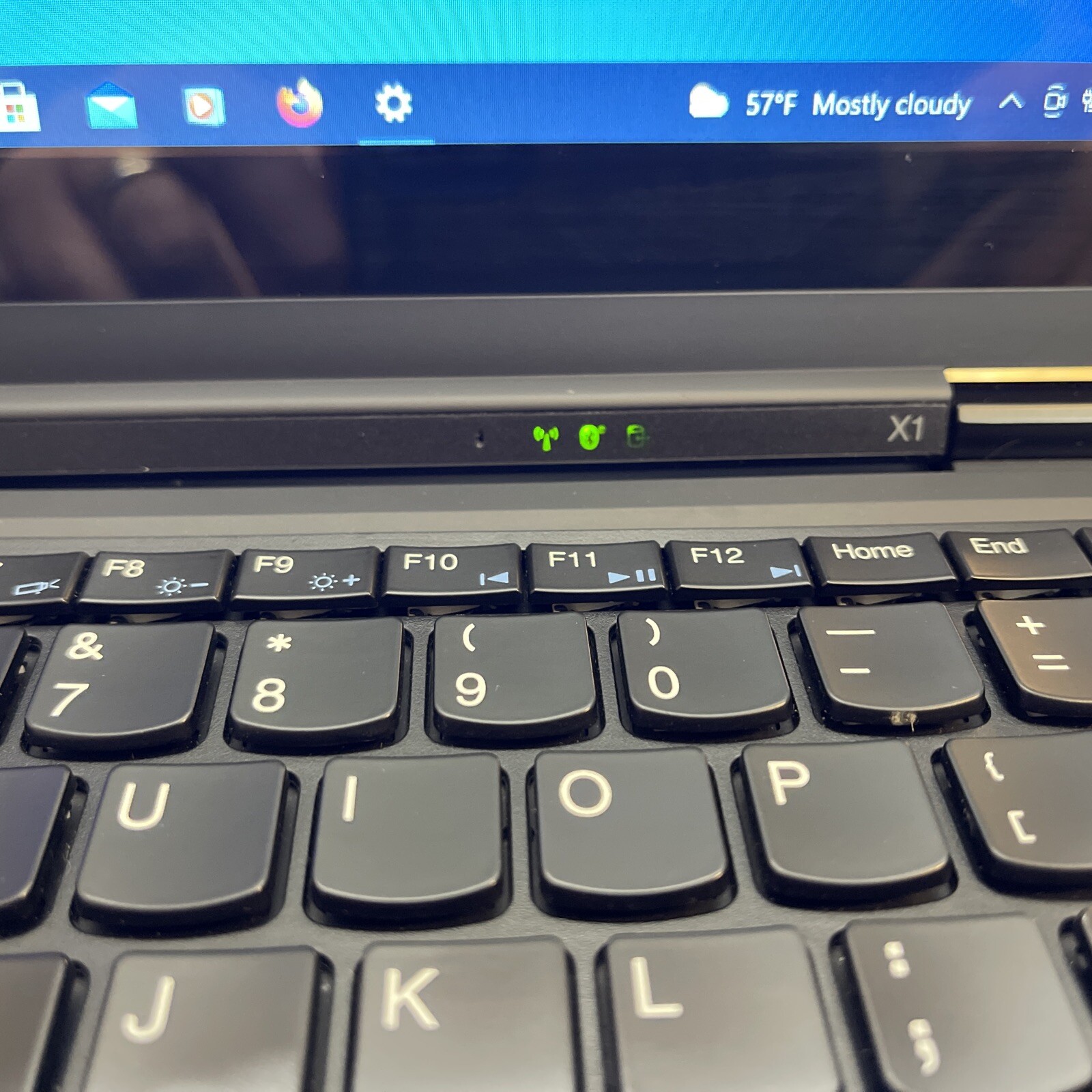 Lenovo ThinkPad X1 Laptop Intel Core i5-2520M 2.5GHz Processor 4GB RAM 240 SSD