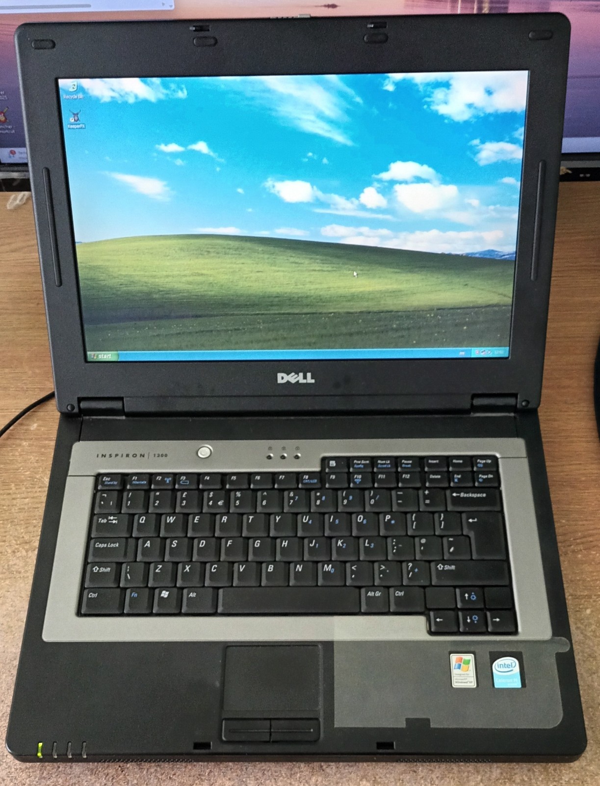 Dell Latitude 1300 Laptop Notebook 14.1″ 768MB 40GB 1280×800 Windows XP Charger