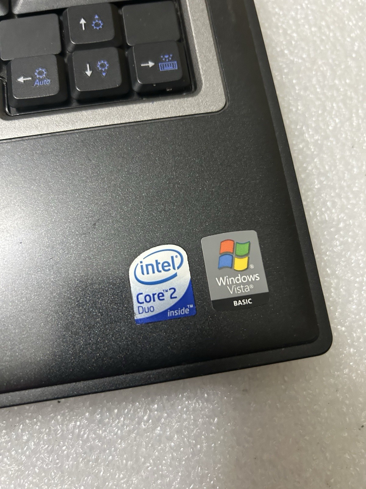 Dell Latitude D630 1GB RAM Laptop Windows Vista Business DVD/CD 14″ With Charger