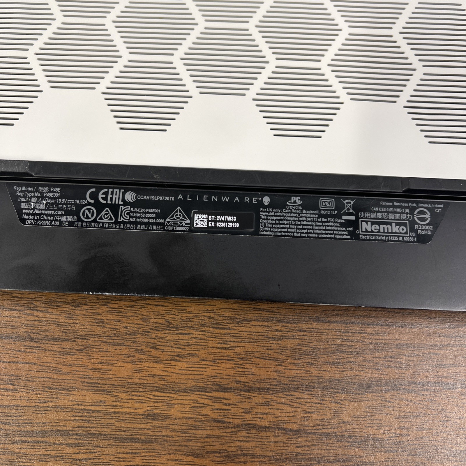 Alienware m17 R3 i7-10750H 32GB RAM 1.4TB SSD 17.3″ FHD 300Hz RTX 2080 SUPER