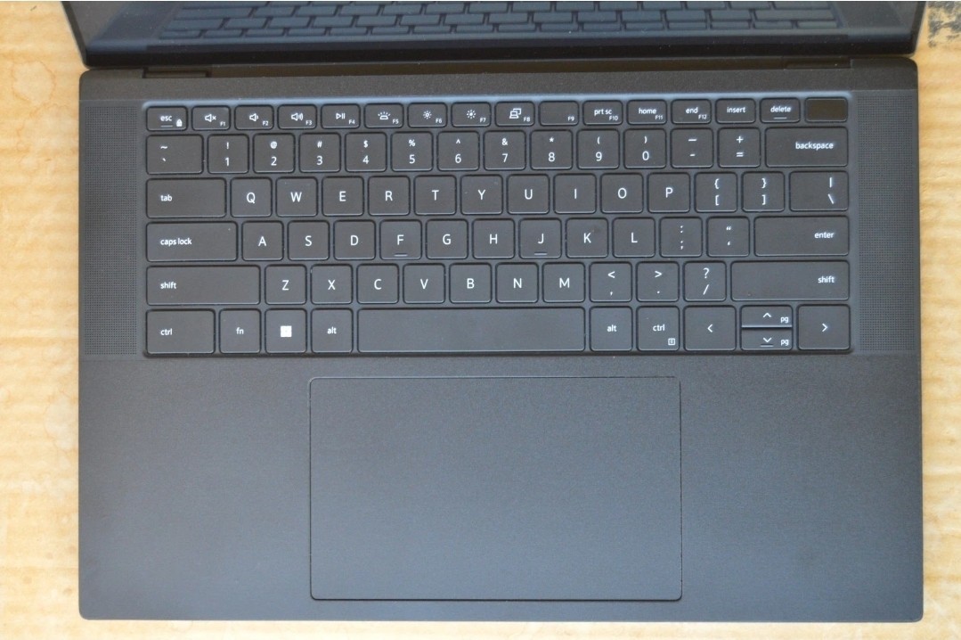 Dell Precision 5570 UHD+ 4K Touchscreen i9-12900H 32GB 1TB SSD A2000 Backlit KB’