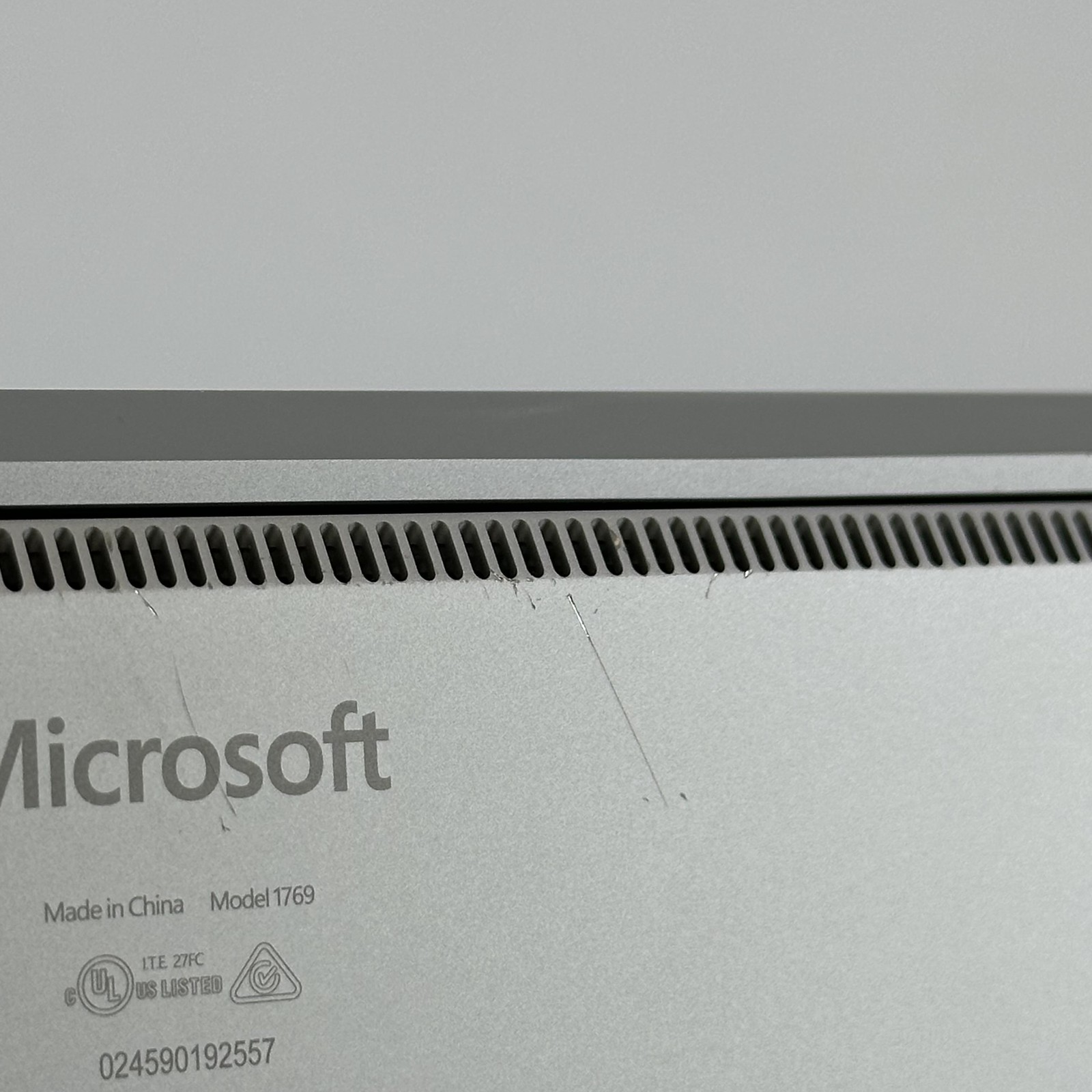 Microsoft Surface Laptop 2 13 2K TOUCH i5-8350U 1.7GHz 8GB 256GB Missing Keycaps