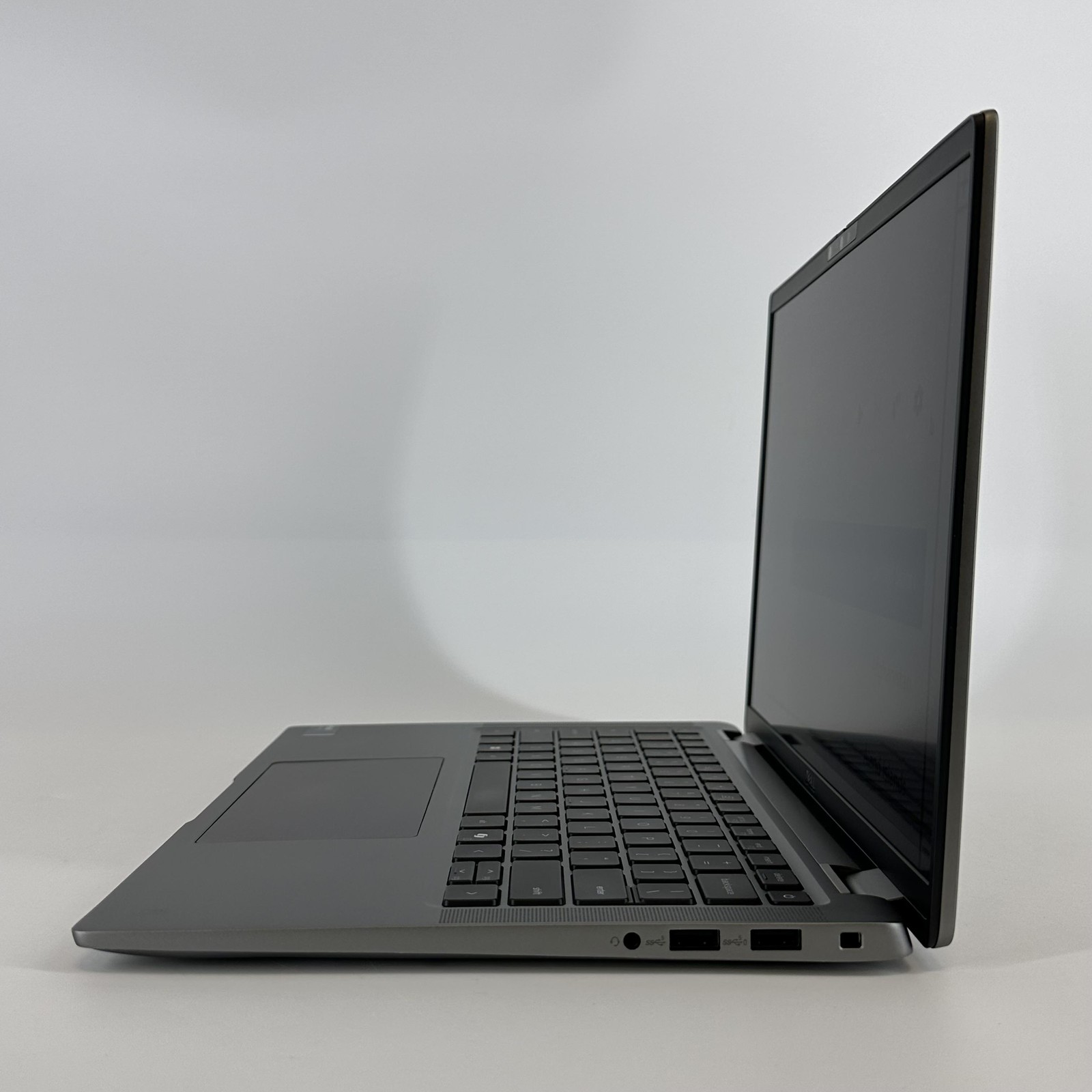Dell Latitude 7450 14 QHD+ TOUCH 3.8 GHz Ultra 7 165H 32GB 256GB SSD Very Good