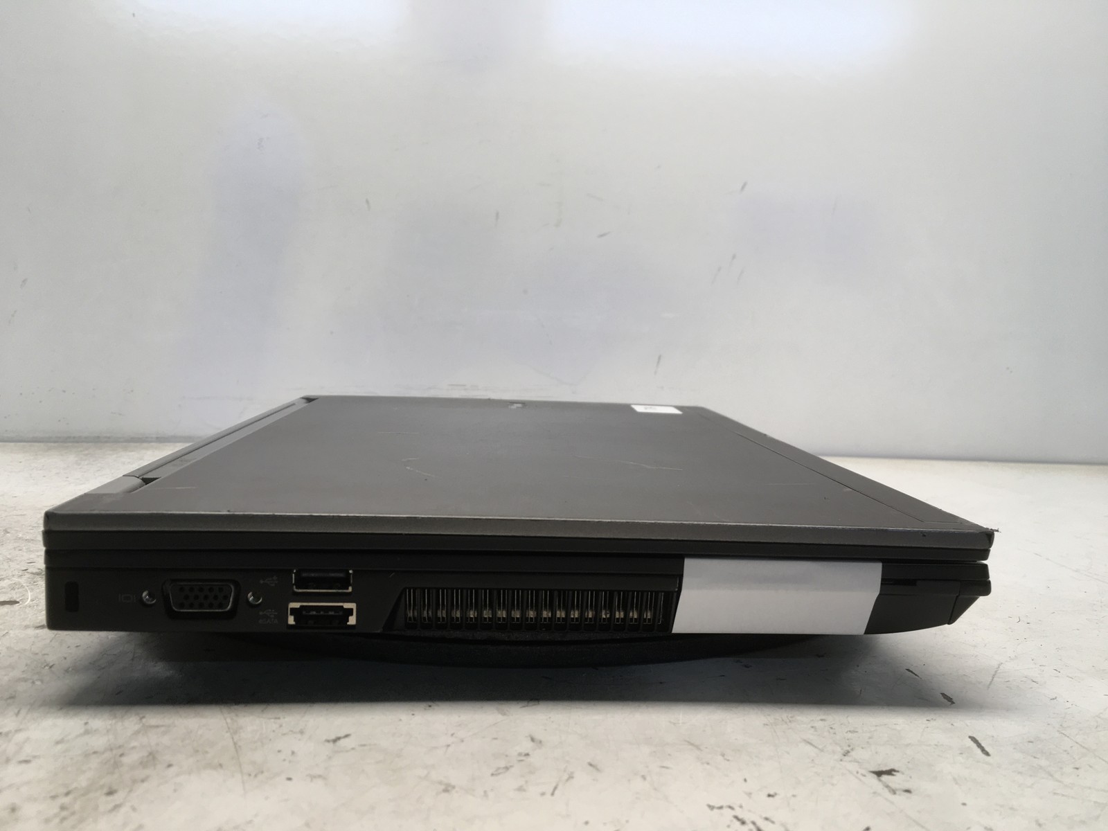 Dell Latitude E6410 Intel i5-M520 2.4GHz 4 GB NO HDD No Batt