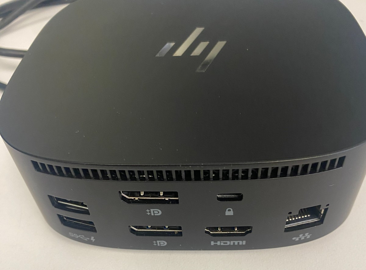 HP ZBook Fury G8 i7-11800H 24GB RTX A3000 W/HP G5 Dock & AC NO SSD/OS *NEW BATT*