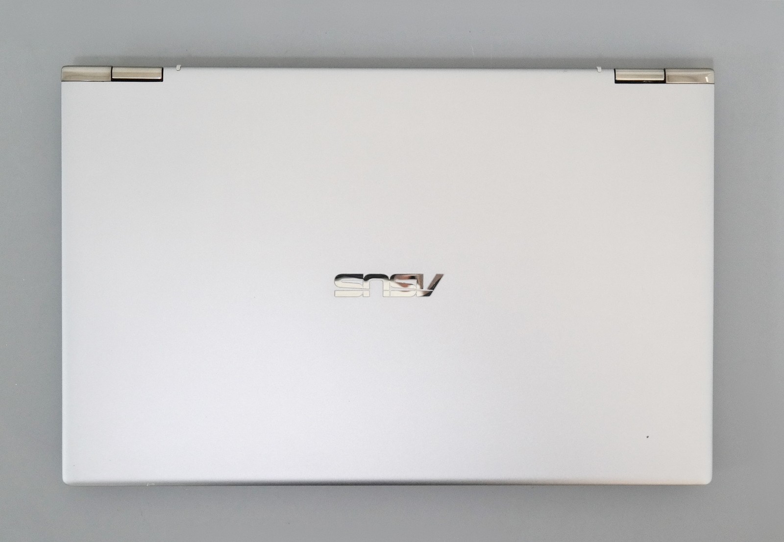 Asus Zenbook Flip 15 Q508UG 15.6″ Ryzen 7 5700U MX450 8GB 256GB