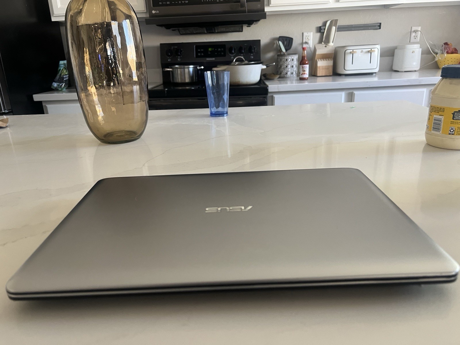 ASUS X540L Laptop i3-5020U 2.2GHz 8GB 500gig Storage Win 10 DVDRW