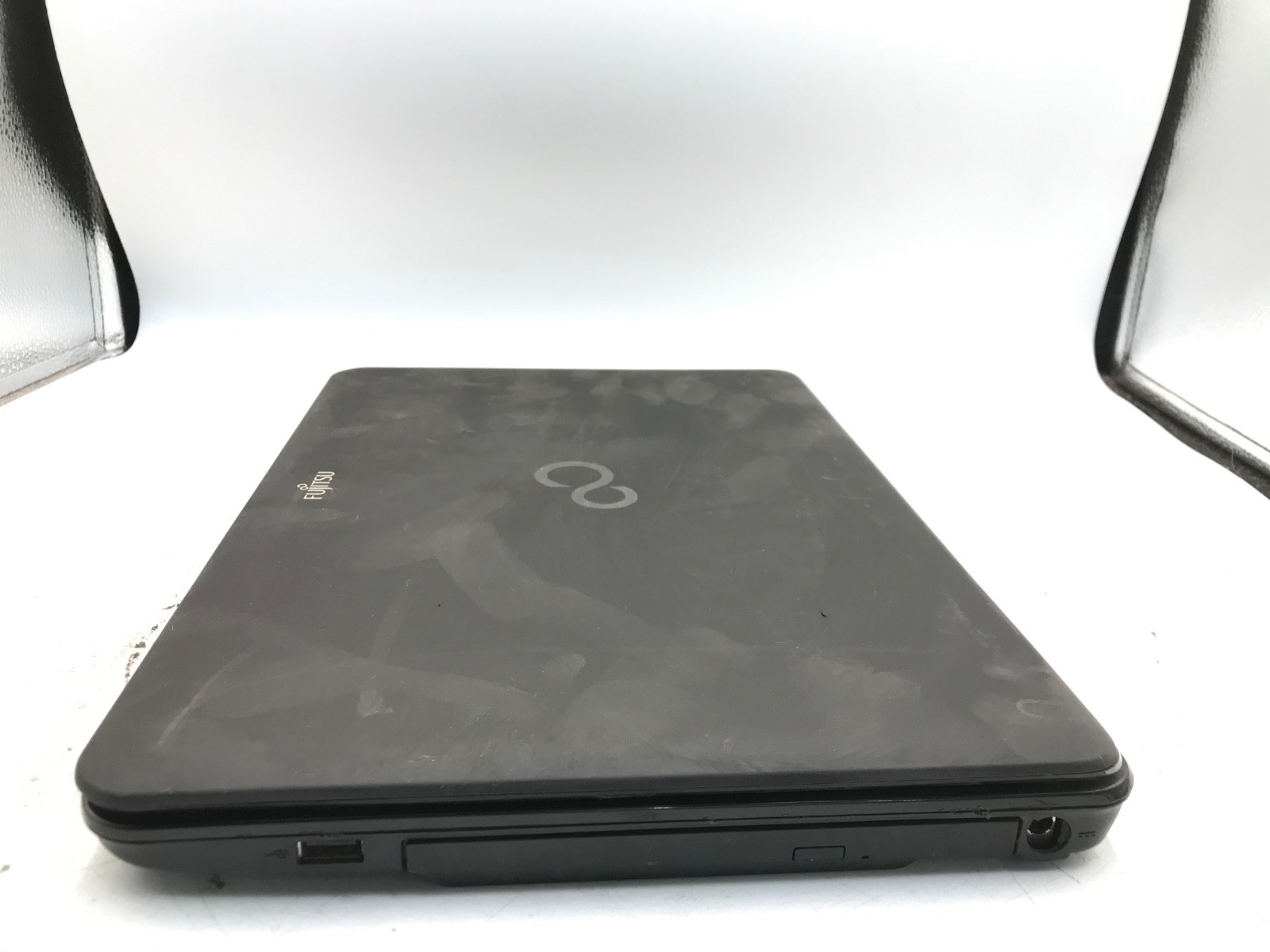 Fujitsu LifeBook LH532 Intel Core i3 NVIDIA GeForce GT 620M- 14″ -BAD JACK-MZ