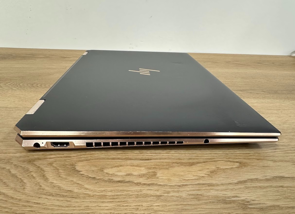 HP Spectre x360 15t, Core i7 10750H, 16GB DDR4, GTX 1650Ti, 512GB SSD 2019