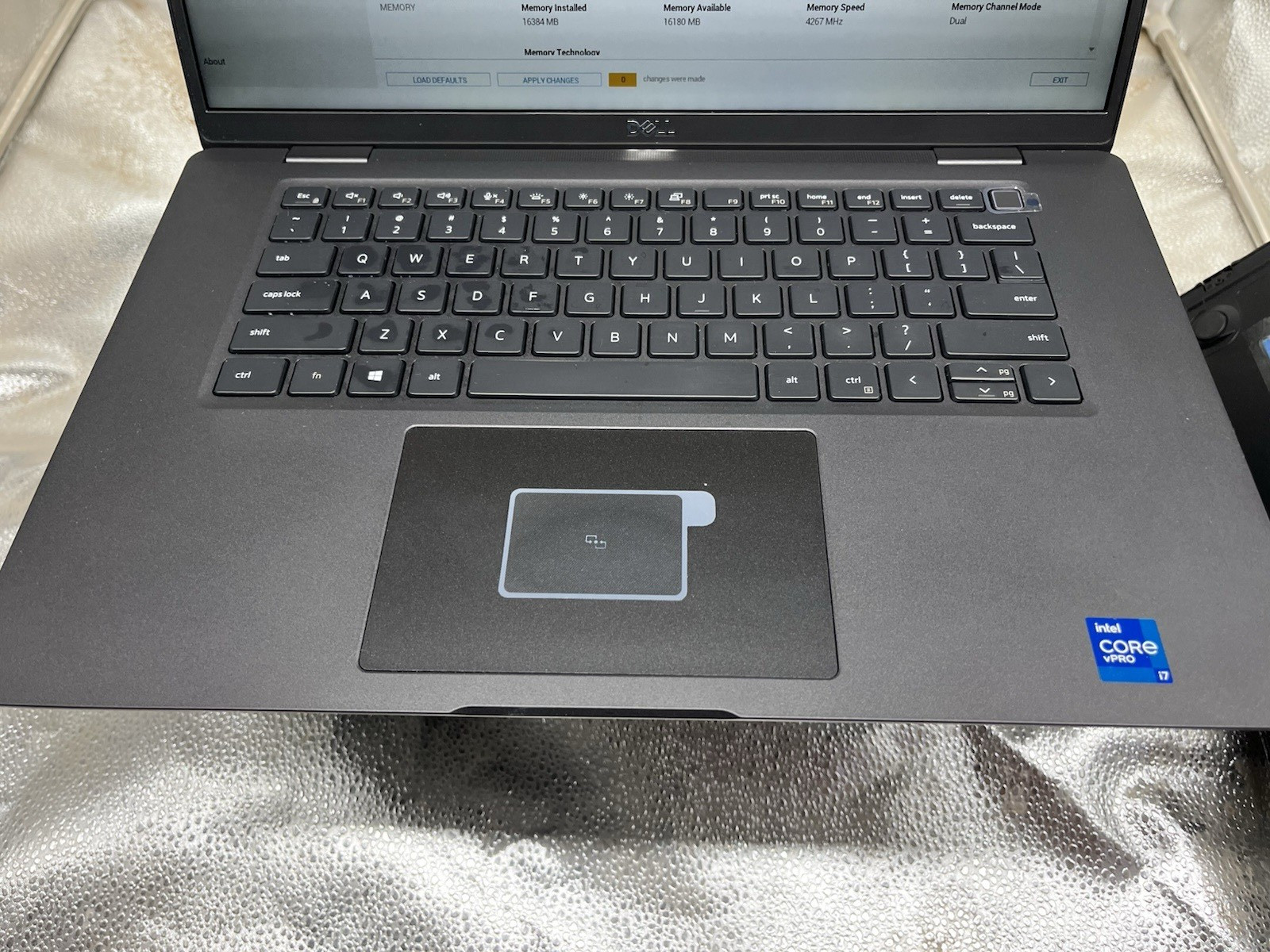 Dell Latitude 7520 i7-1185G7 3.00 GHz 16GB RAM 512GB SSD Windows 11