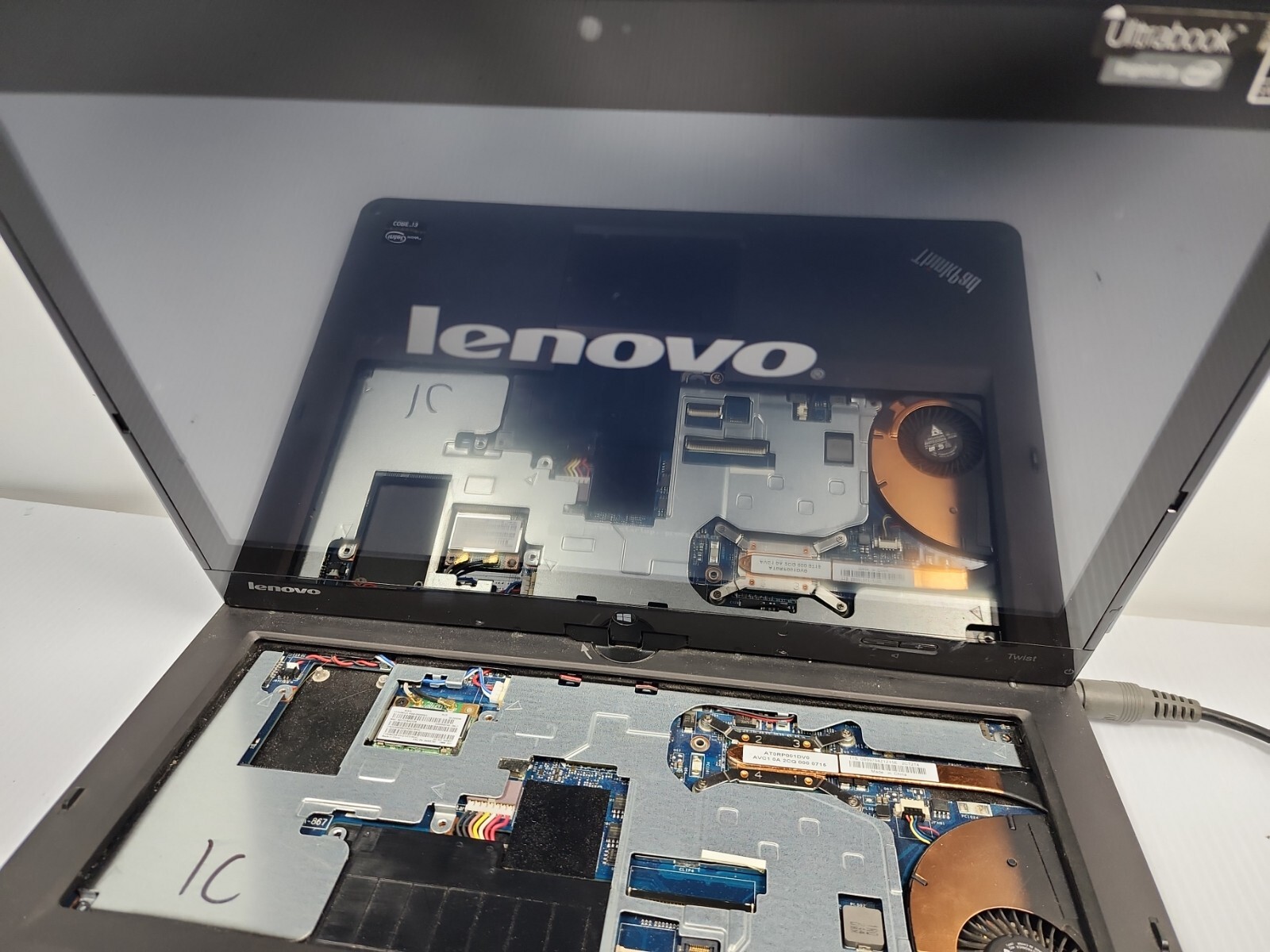 LENOVO ThinkPad Twist S230u Touchscreen Laptop i3 1.80 GHz 4GB NO HDD