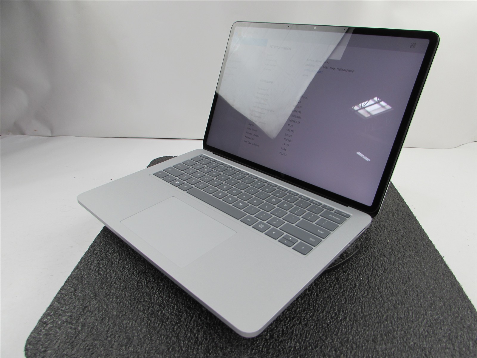 Microsoft Surface Laptop Studio 1964 i7-11370H 1TB SSD 32GB RTX A2000 *No A/C*
