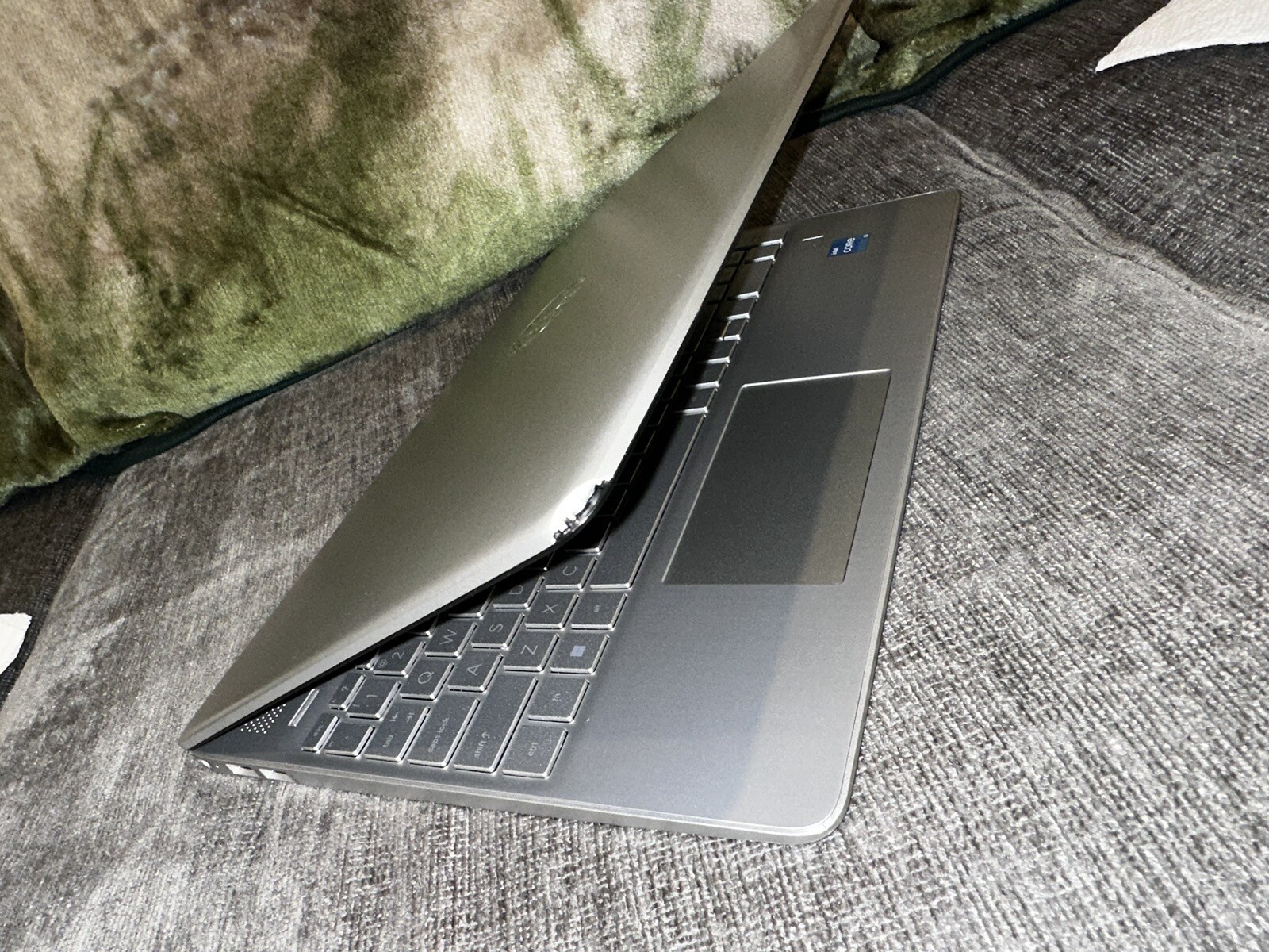HP 15-DY2132WM 15.6 inch (256 GB, Intel Core i3 11th Gen., 3.00GHz, 8GB) Laptop