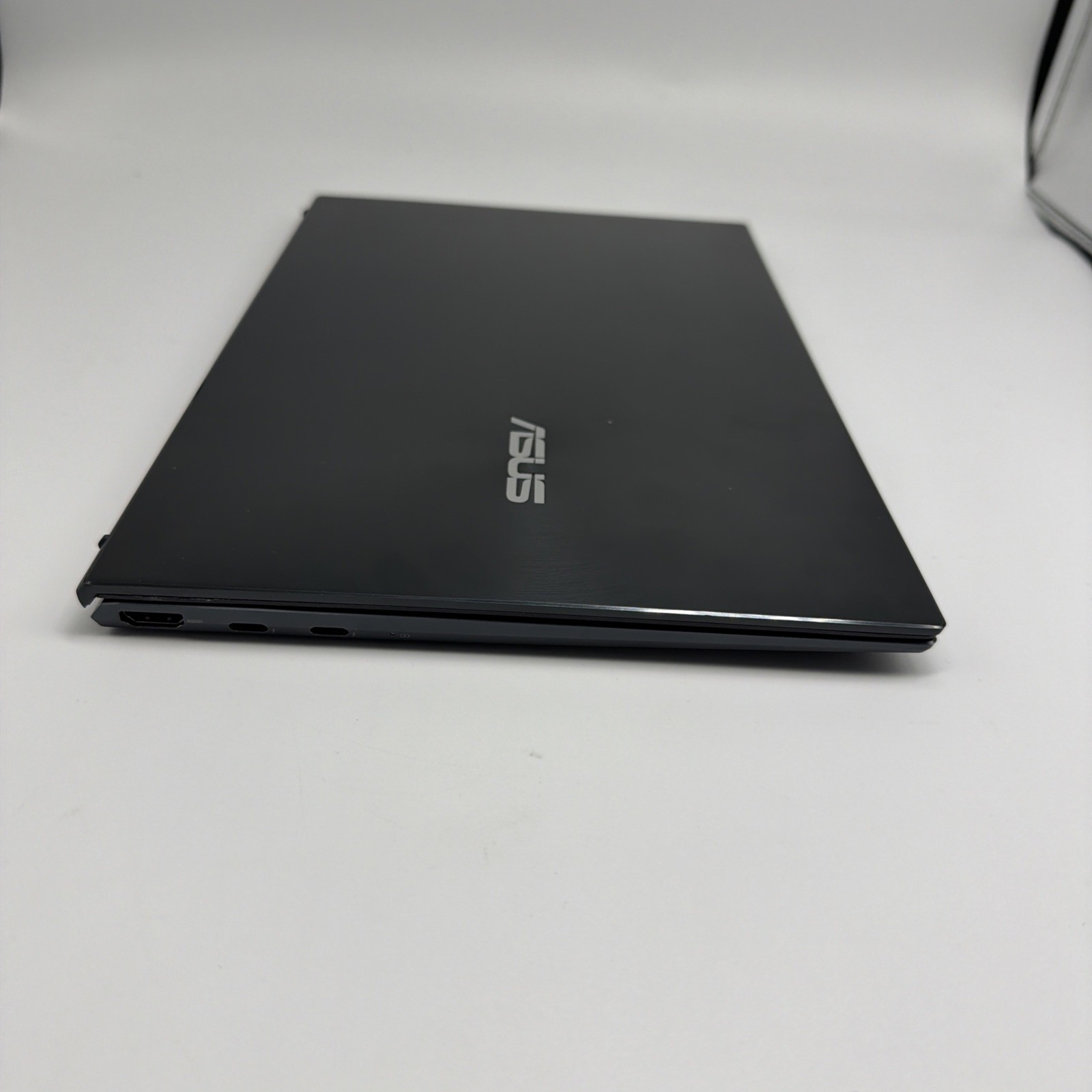 Asus ZenBook 13 UX325JA 13.3″FHD i7-1065G7 1.3GHz 8GB 512GB SSD W10 Home