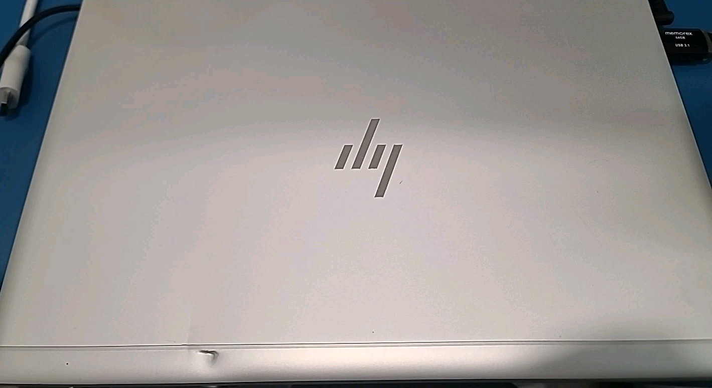 HP Elitebook 850 G8 15.6″ Silver FHD 2.4 GHz i5-1135G7 16GB 512GB NVMe