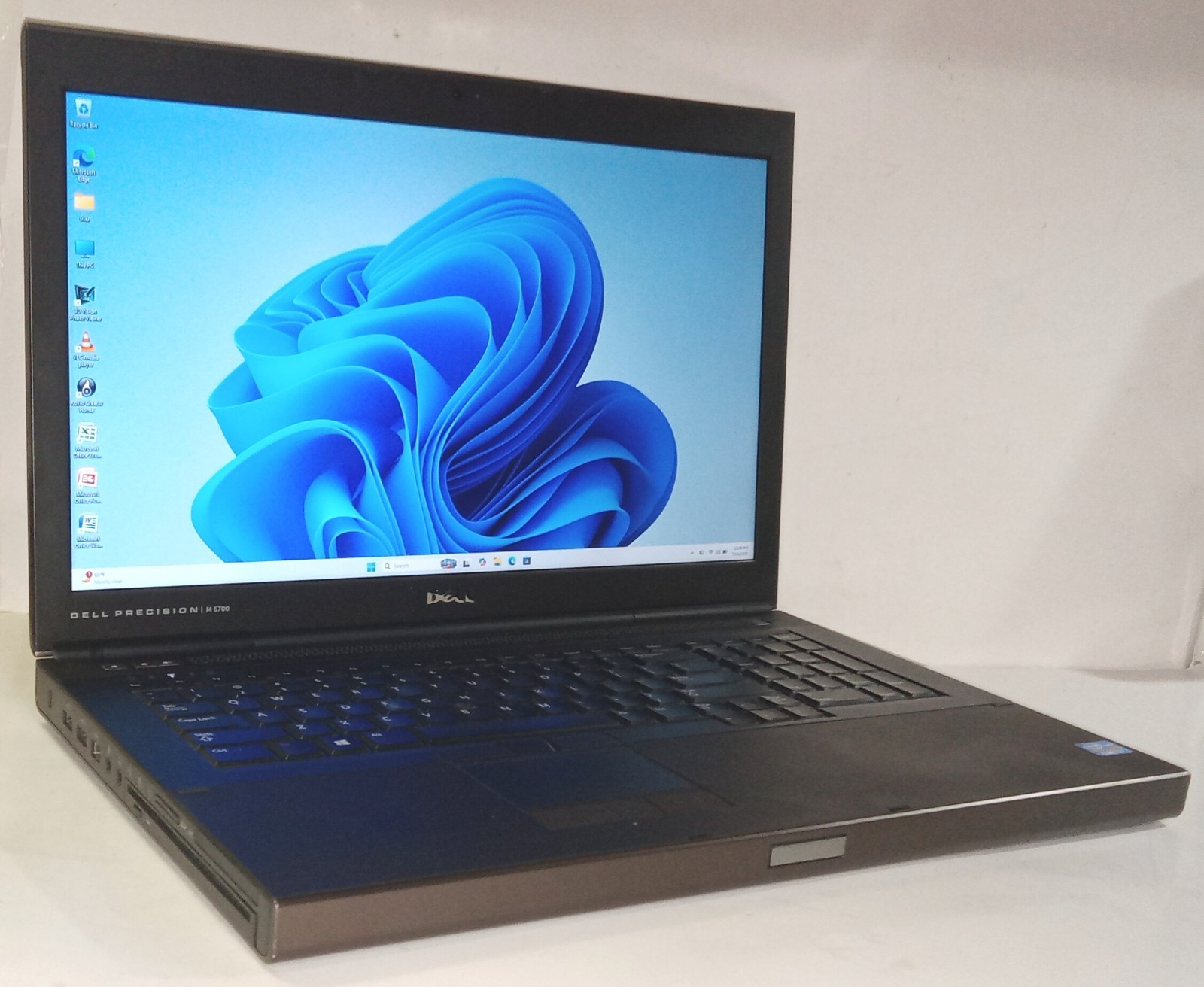 Dell Precision M6700 17.3″ i7 Quad 2.8GHz 16GB 512GB SSD+500GB K4000M Win 11 Pro