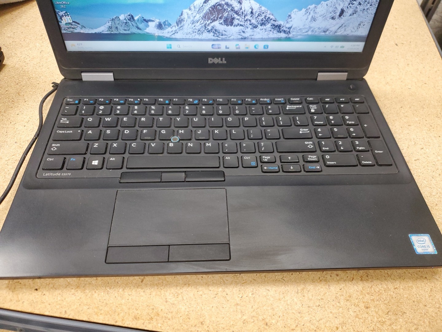 Dell Latitude E5570 15.6″ (256g SSD, Intel Core i5 6th Gen., 8GB) 041326-1