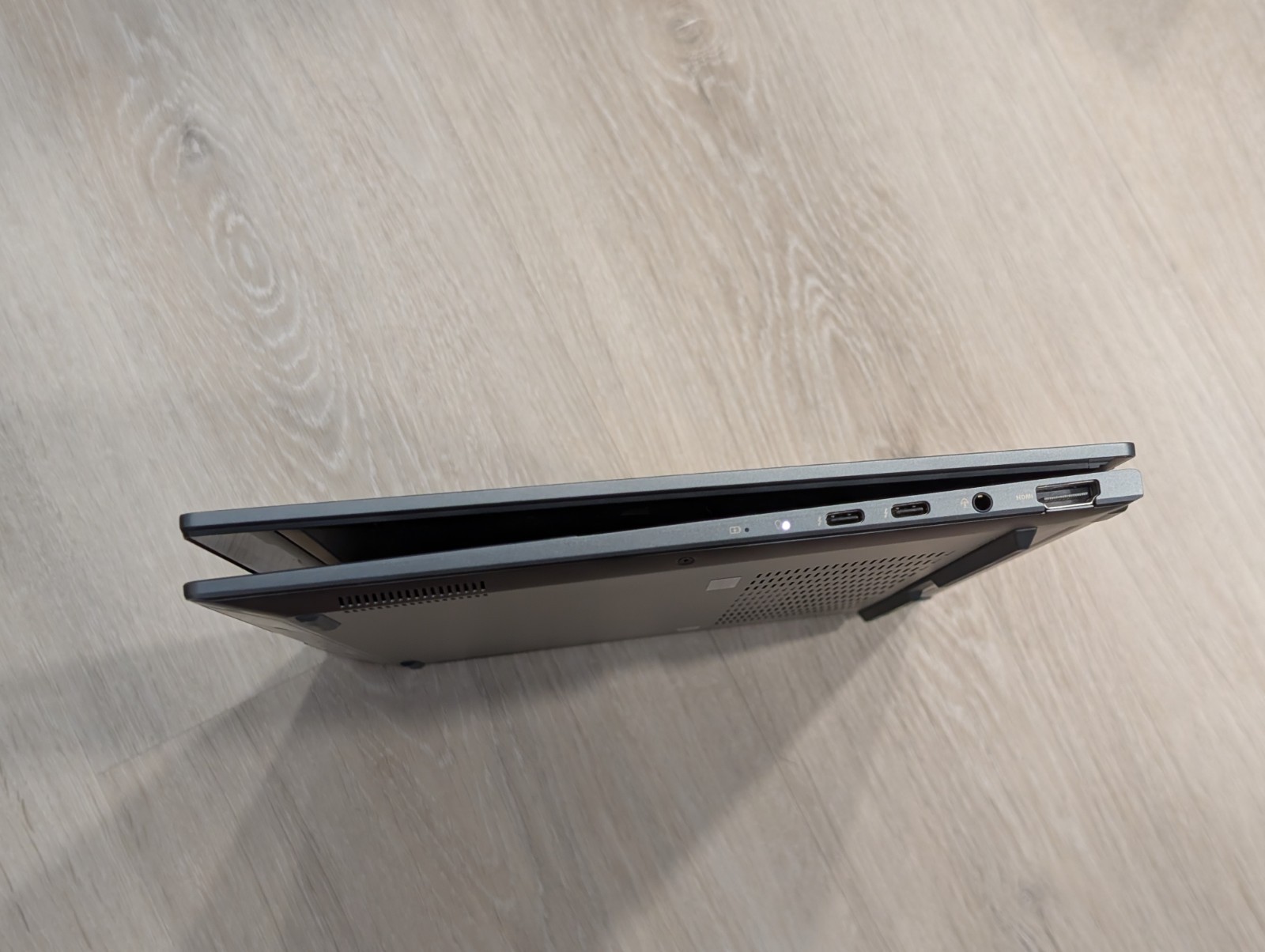 ASUS Zenbook Q425M 14″ 1920×1200 OLED Touch Ultra 7 155H 16GB 1TB SSD Win 11