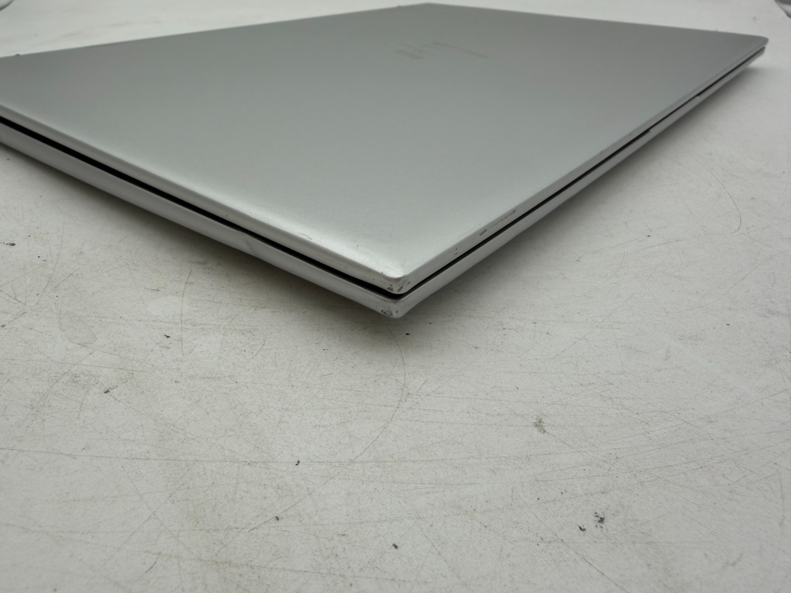 HP Envy Laptop 17m-ch1013dx 17.3″ 512 GB SSD 12 GB RAM i7-1195G7 Windows 10 Home