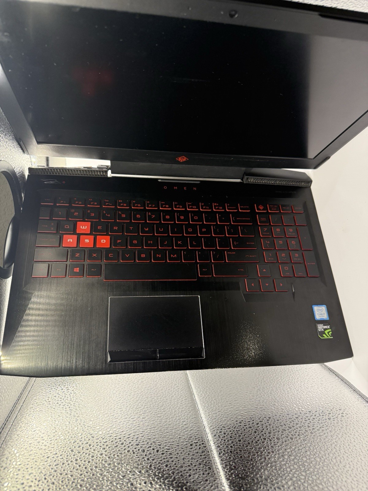 HP Omen 15 Laptop 15 .6″ I7-7700HQ, GTX1050Ti, FHD