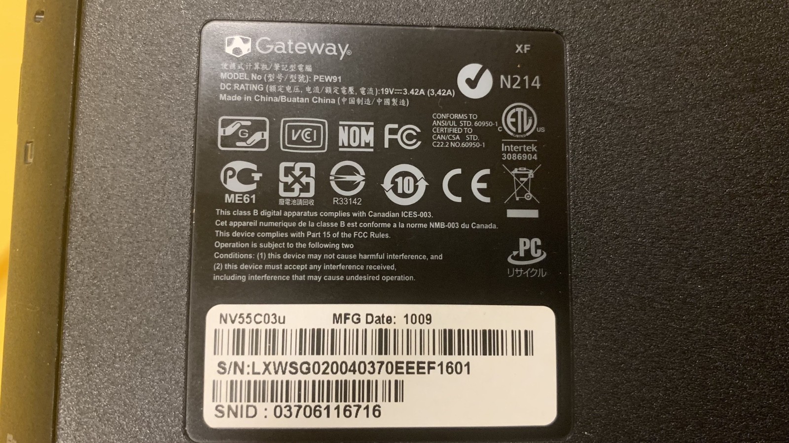 Gateway NV55C Laptop Parts Repair No HDD Untested Boots Missing Keys RAM