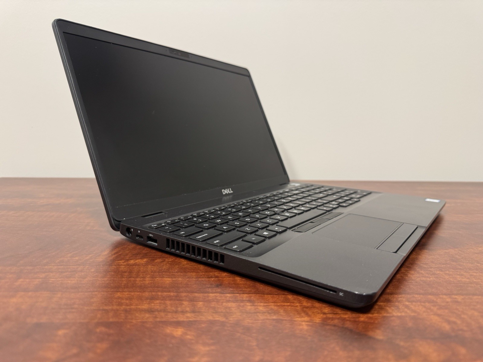Dell Latitude 5500 15.6″ Laptop Intel i7-8665U 16GB RAM 256GB NVMe SSD Win11 Pro