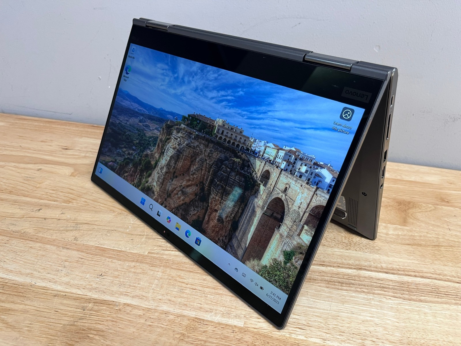 Lenovo ThinkPad X1 Yoga 5th Gen 13.3″ TOUCHSCREEN Laptop i7, 256GB SSD, W11