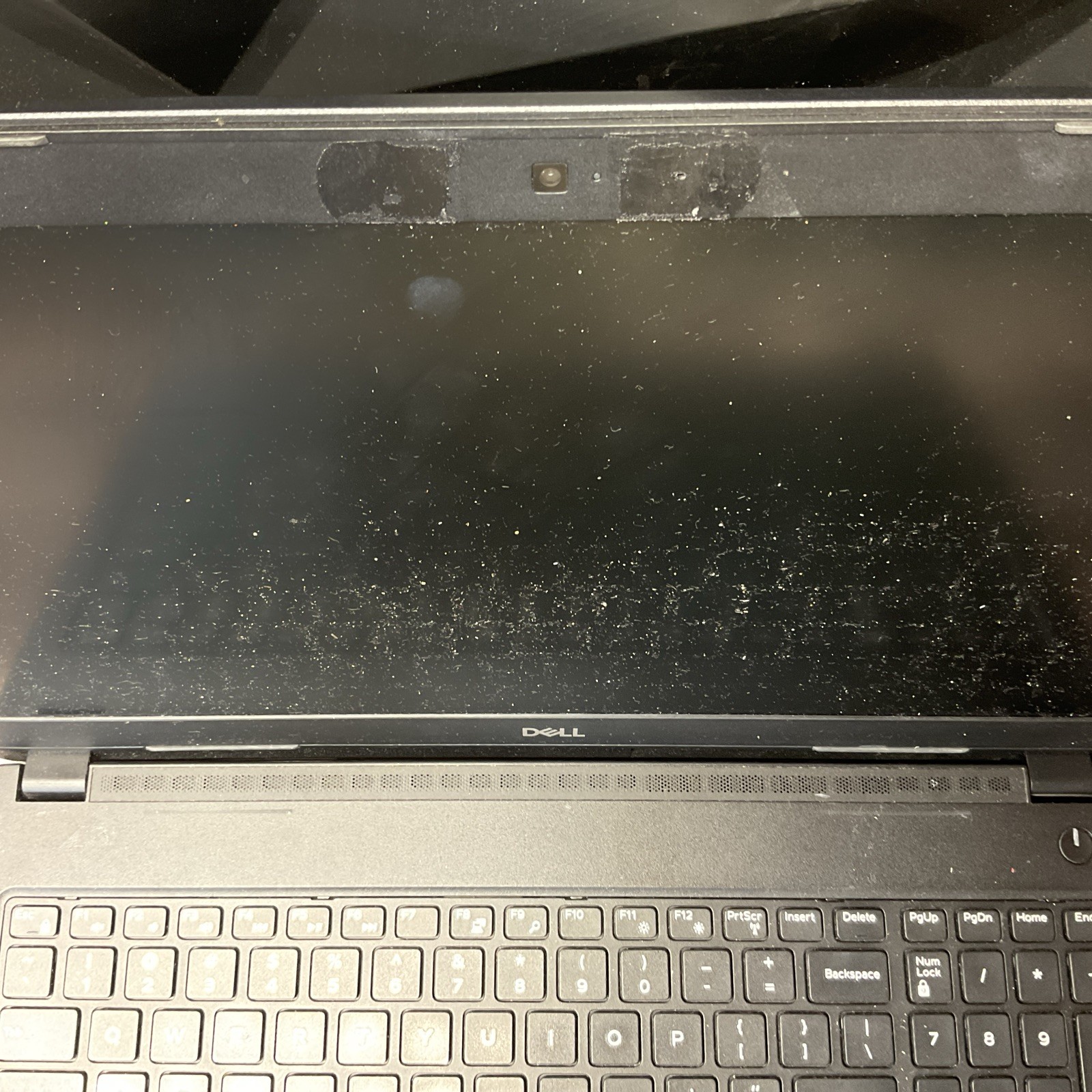 Dell Latitude 3580 / No POST / Broken Screen / No RAM / No SSD / C5