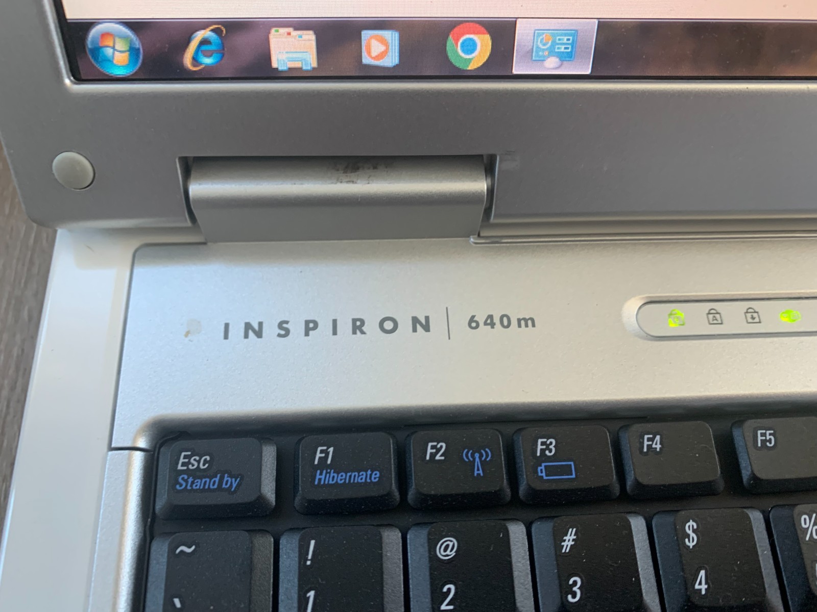Dell Inspiron 640m 14″ Intel Core Duo T2050 1.6GHz 1GB RAM 120GB HDD Win 7 Pro