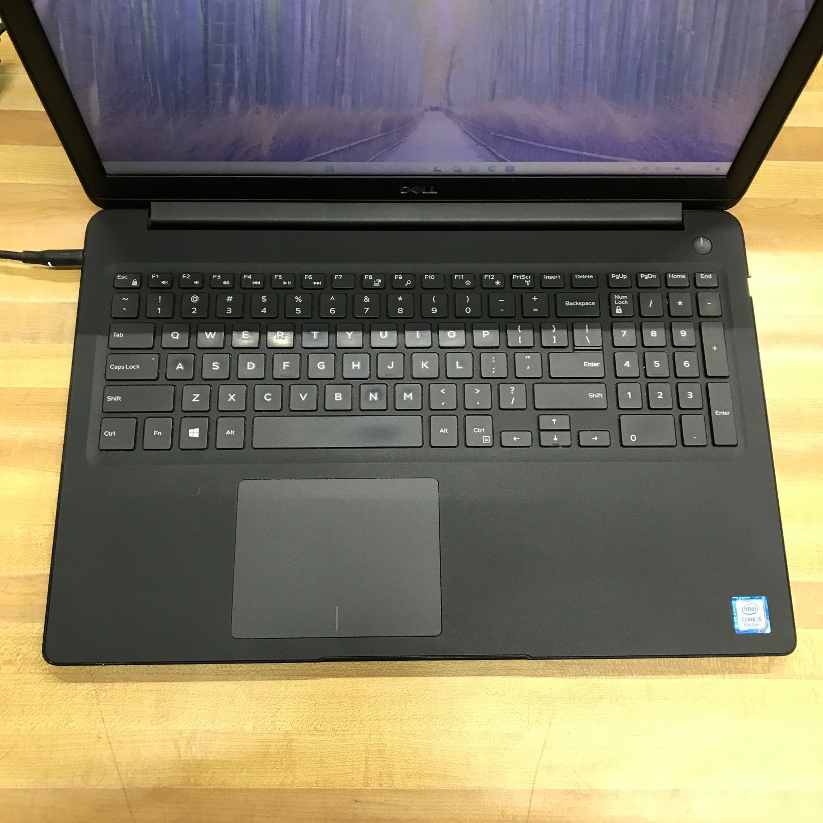 Dell Latitude 3500 15.6″ i5-8265u 1.6GHz 16GB RAM 256GB SSD (Windows 11 Pro)