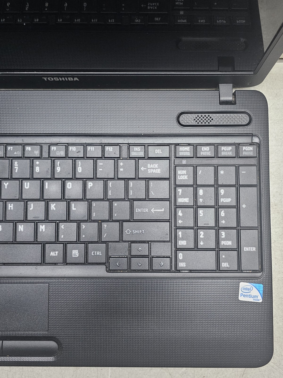 Toshiba Satellite C650-ST6N02 – Pentium B960 – 3GB RAM – NO HDD – Read Desc.