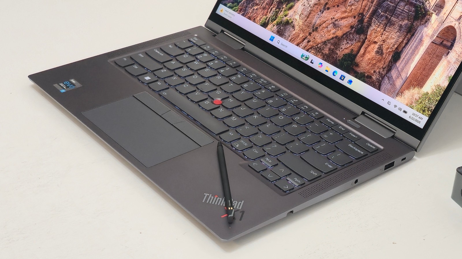 Lenovo ThinkPad X1 Yoga Gen 6 (i7-1185G7 CPU, 32 GB RAM 1 TB SSD) 14″ 4K Touch