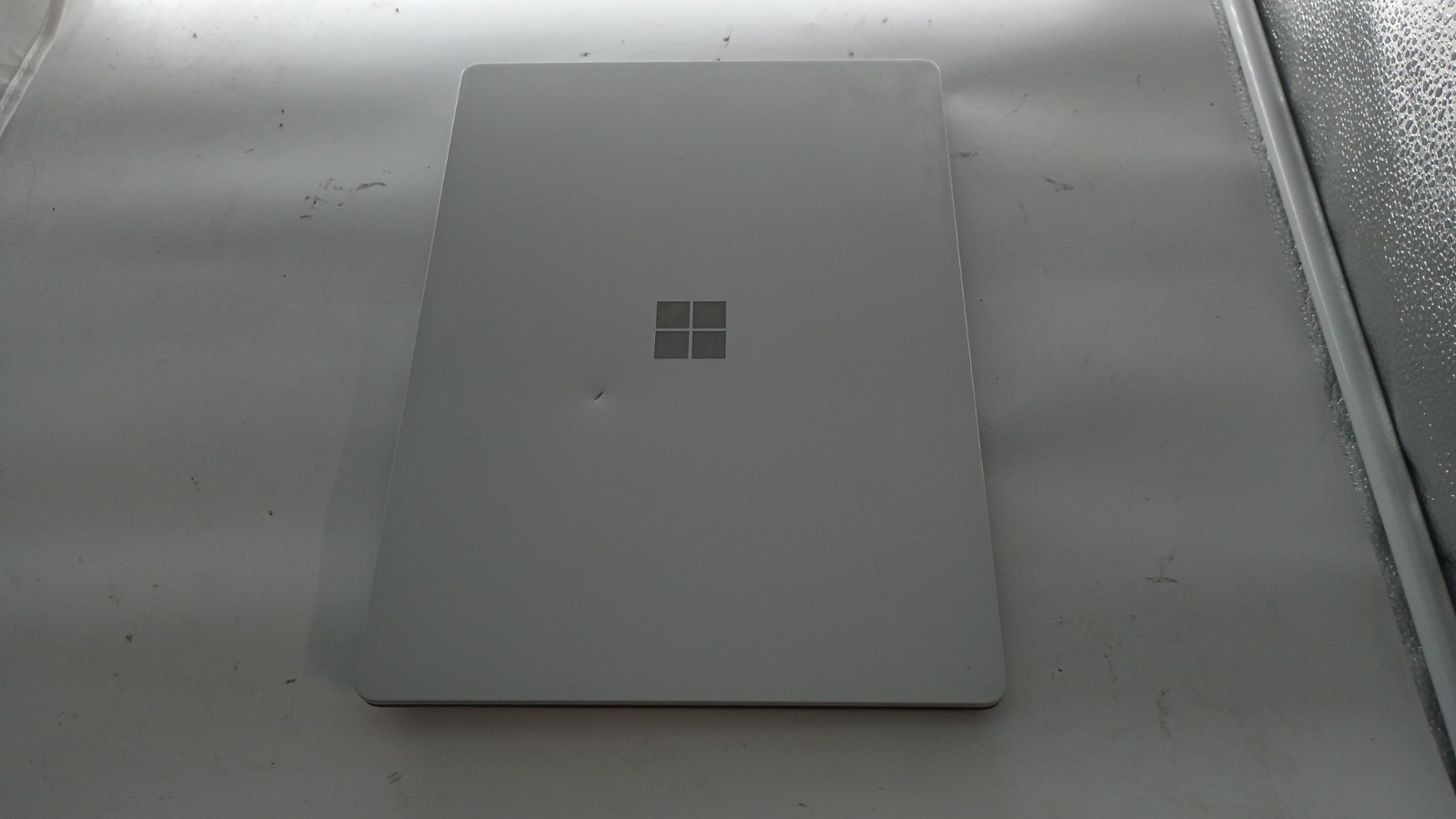 1092 Surface Laptop 2 w/charger.i5-8350U.256GB NVMe.8GB.13.5″2K Touch.W11 Pro
