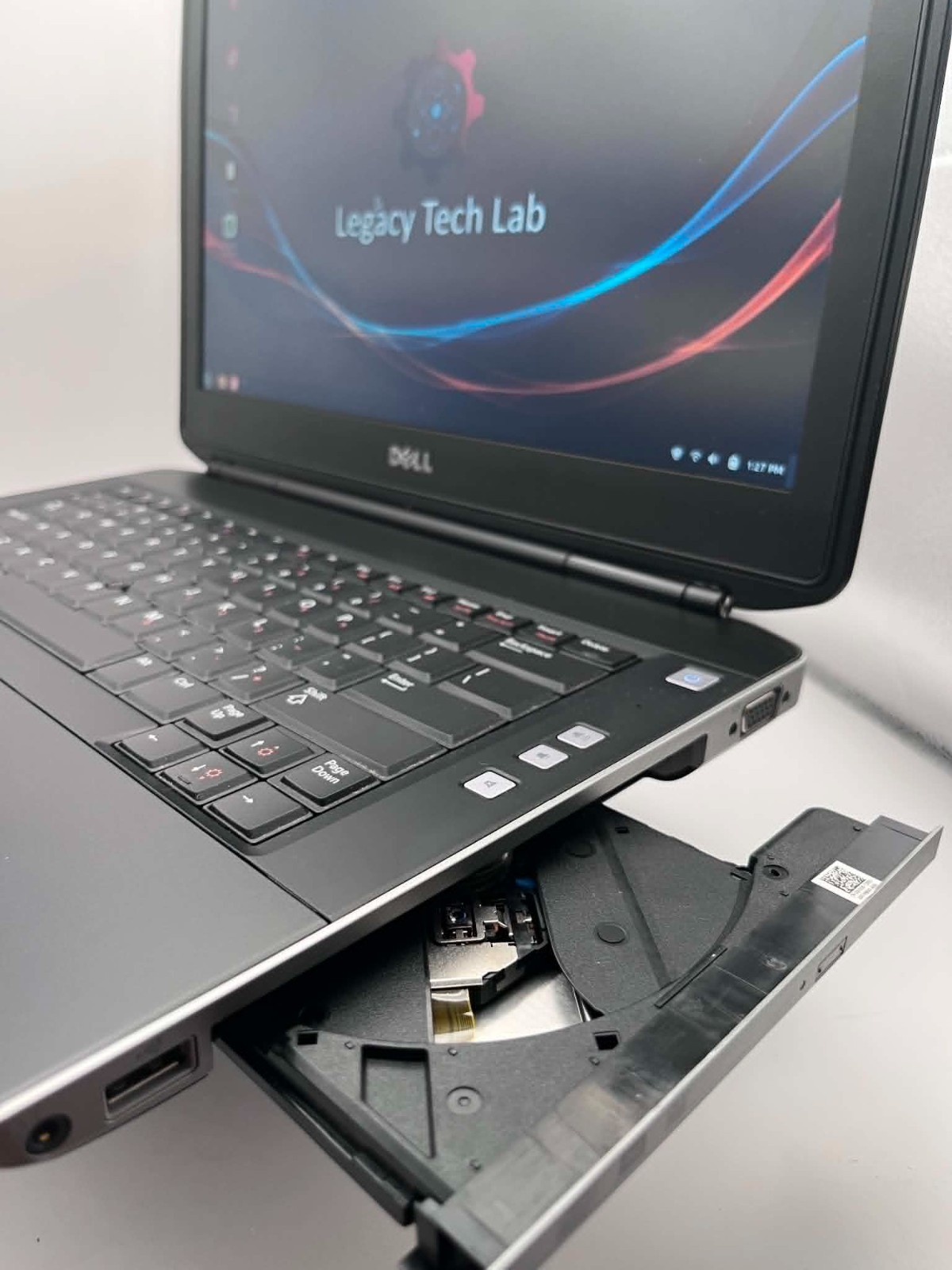 Dell Laptop Linux Mint Cinnamon 8GB Ram,500 GB HD, Good Battery, 1 year warranty